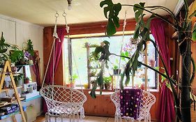 Habitación cómoda, con estacionamiento